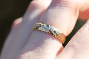 oak leaf unisex wedding band 5mm wide